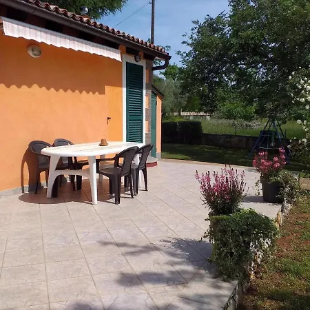 Family Friendly House With A Parking Space - 20540 *