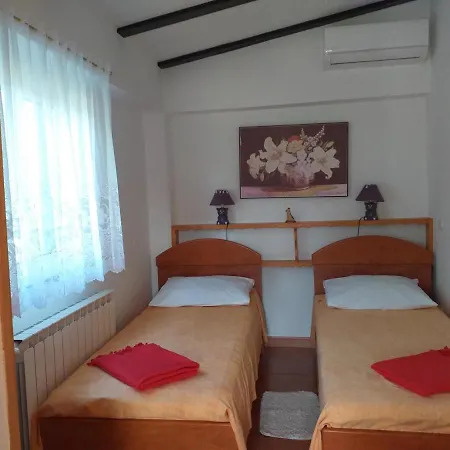 Family Friendly House With A Parking Space - 20540 בית נופש רוביני