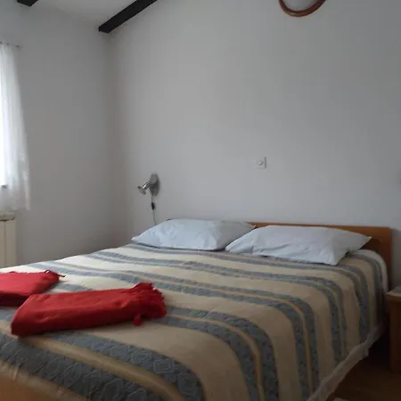 Family Friendly House With A Parking Space - 20540 *
